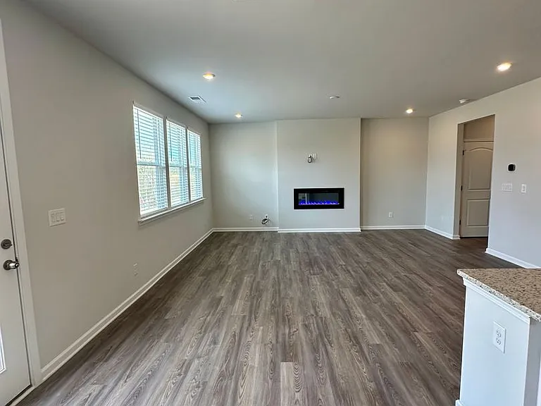 2123 Lavender Meadows Ct — Photo 9