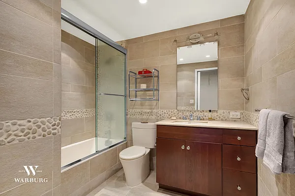 Sold by Warburg | media 18