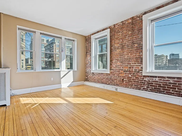 2 Euston St #1 — Photo 6