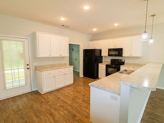 4th image of 206 Little Magnolia Ln