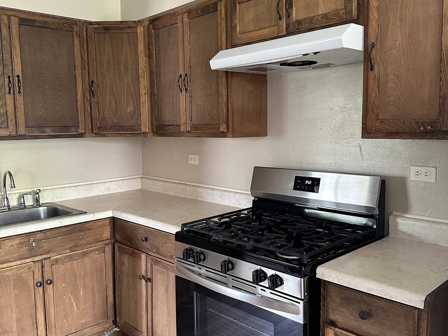 2 bed, 900 sqft, $1,500 — Photo 2