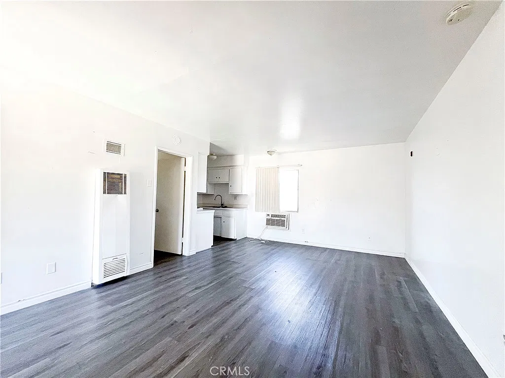 559 W Alpine St — Photo 4