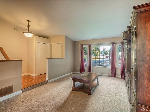 3rd image of 20712 93rd St E