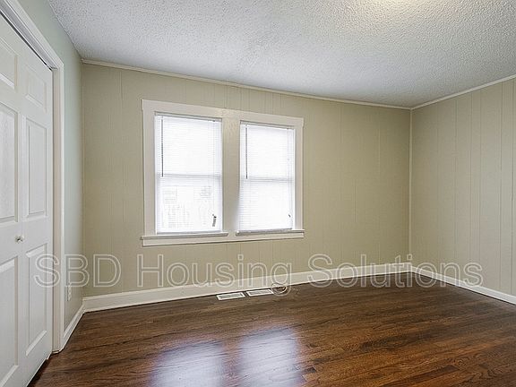 5th image of 11518 Hackett St