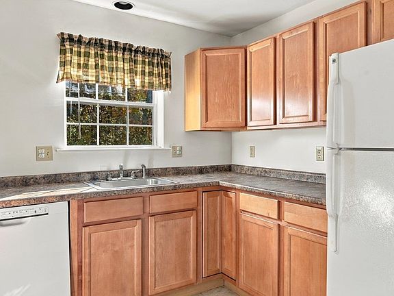 4th image of 13 Tampa Drive #A