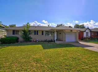 944 SW 3rd St, Moore, OK 73160