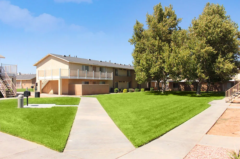 Hesperia Regency Apartments — Photo 4