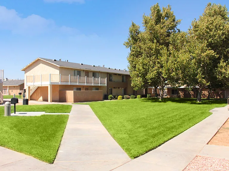 Hesperia Regency Apartments — Photo 5