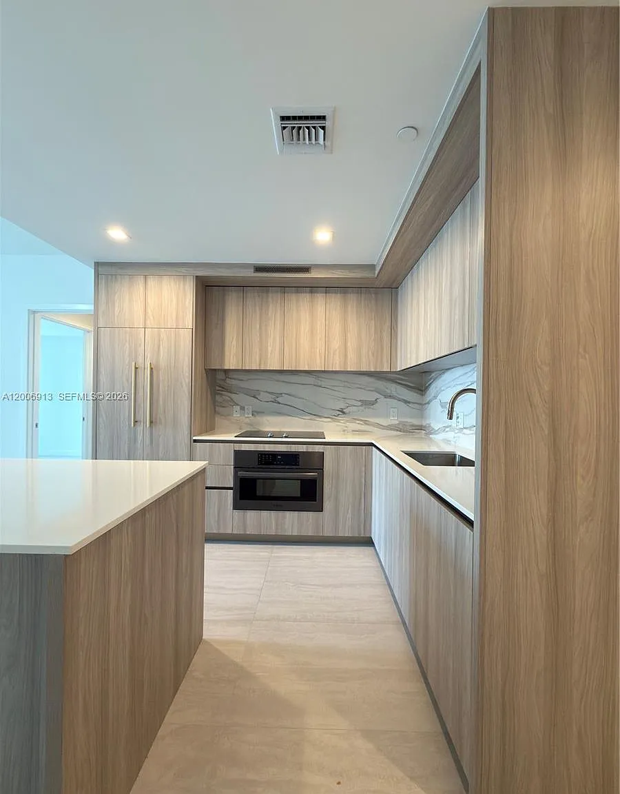 Viceroy Residences — Photo 1