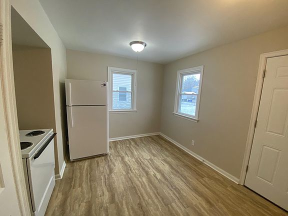 4th image of 1425 N Star Ave