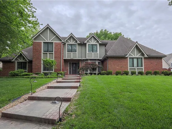 2305 W 127th St, Leawood, KS 66209