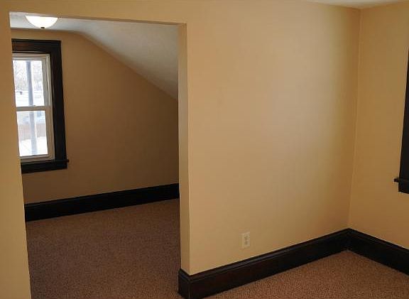 5th image of 444 31st Ave N