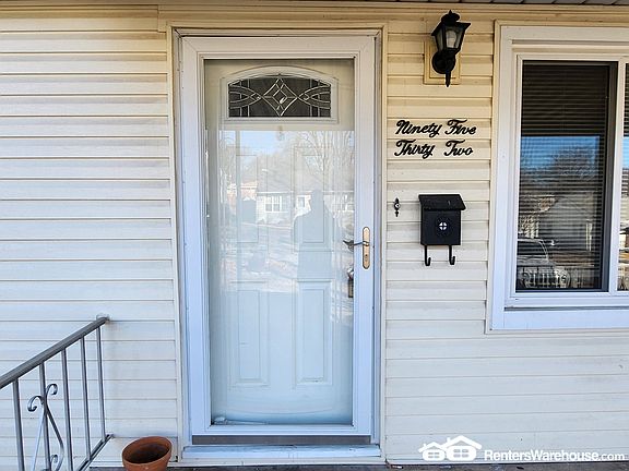 2nd image of 9532 Theodosia Ave