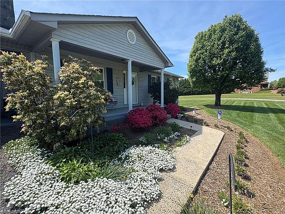 3rd image of 3145 Volunteer Rd