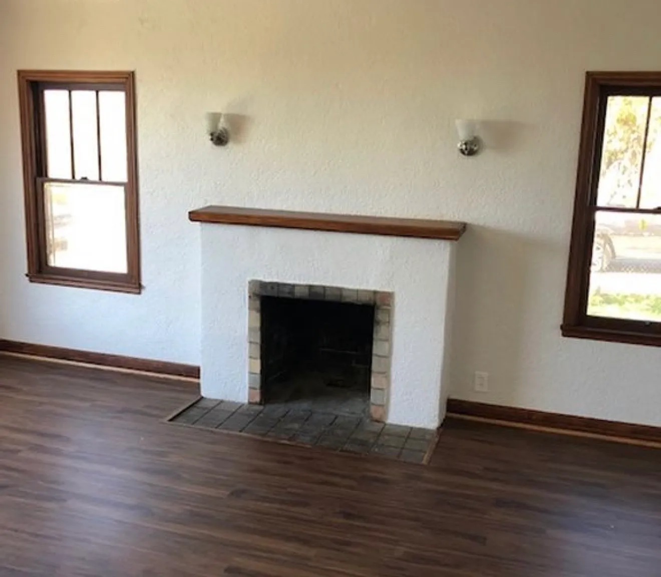 3 bed, 1340 sqft, $3,100 — Photo 2