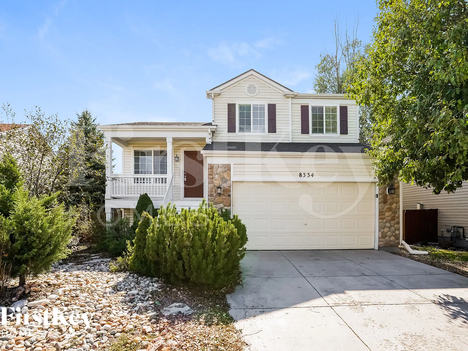 3 bed, 2.5 bath, 1382 sqft, $2,315 — Photo 1