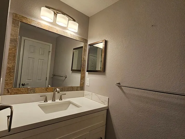 2052 Sunridge Cir — Photo 8
