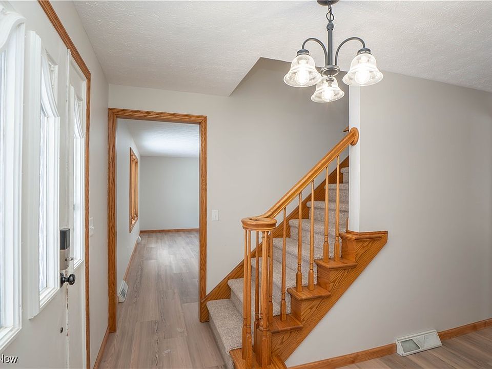 2218 Hidden Brook St NE, Canton, OH 44721 | Zillow