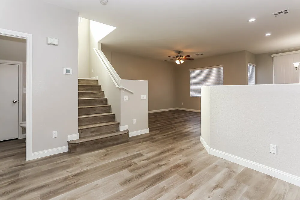 3 bed, 2.5 bath, 1656 sqft, $2,175 — Photo 4