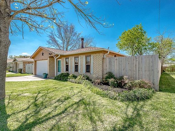2nd image of 4115 Woodcrest Dr