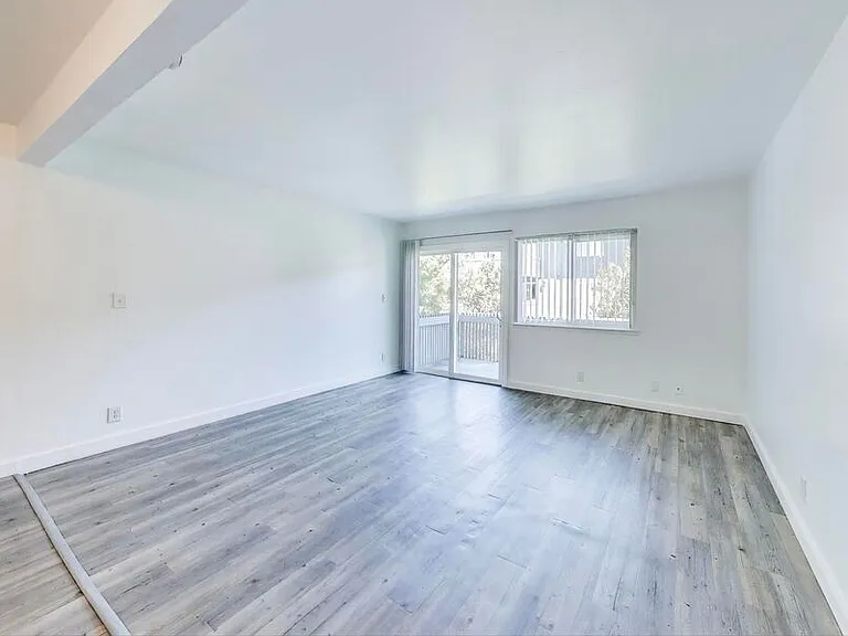 35750 Bettencourt Street — Photo 4