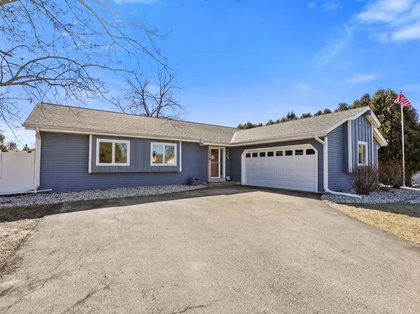 219 Sunnyhill LANE, Oconomowoc, WI 53066