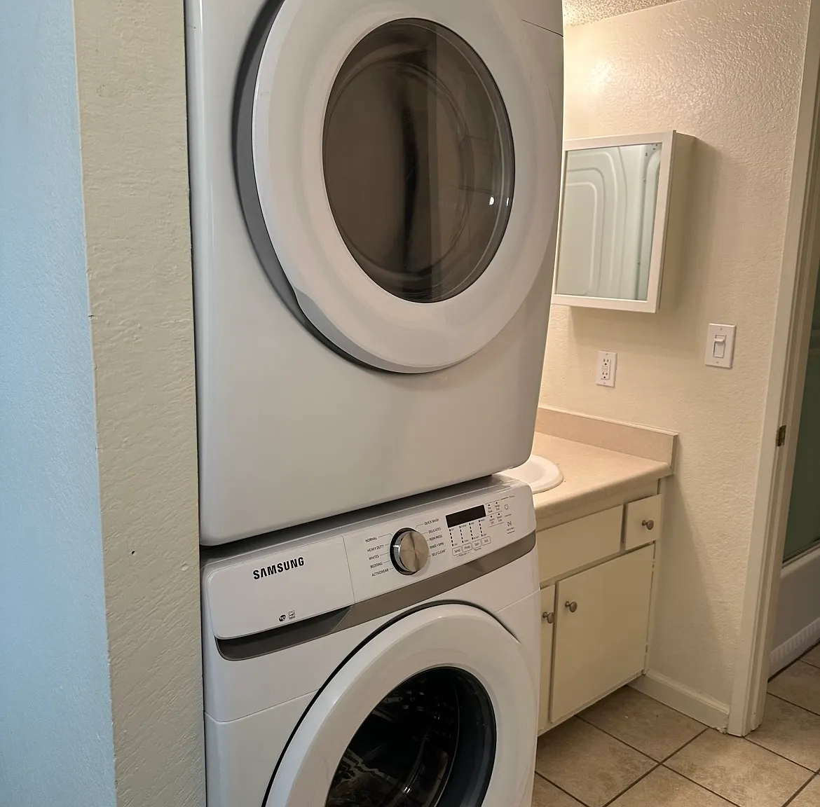 2 bed, 1.5 bath, 850 sqft, $1,895 — Photo 1