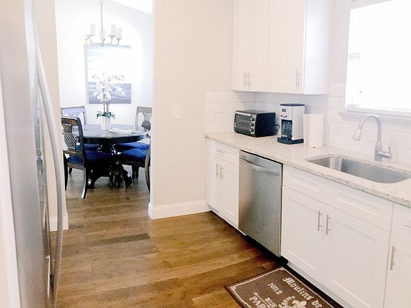 5th image of 2079 Hovington Cir W
