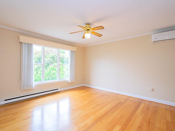 4th image of 25 Barry Allen Dr