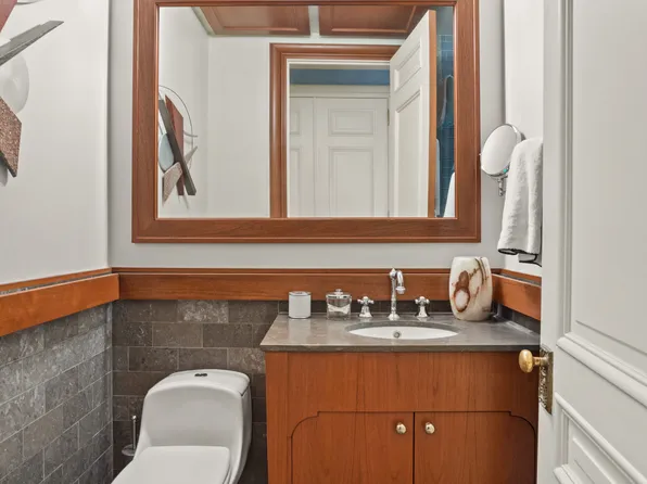 2109 Broadway image 7 of 7