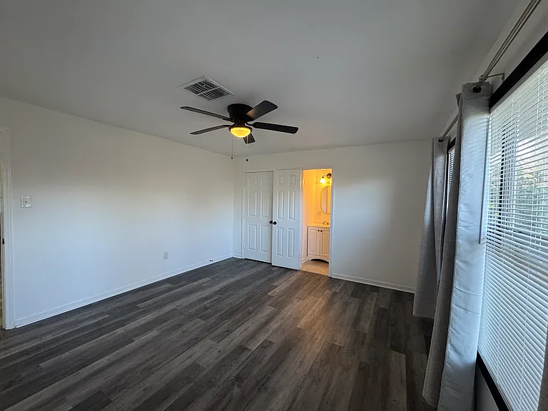 4740 Baywood Ln — Photo 17