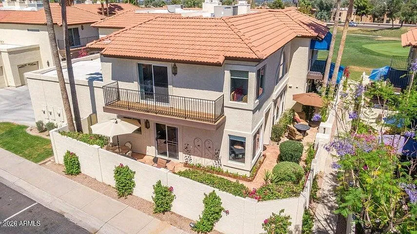 2 bed, 2.5 bath, 1435 sqft, $2,350 — Photo 1