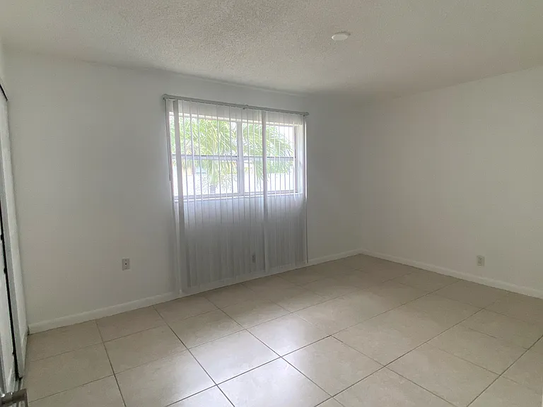 500 SE 2nd Ave #22 — Photo 3