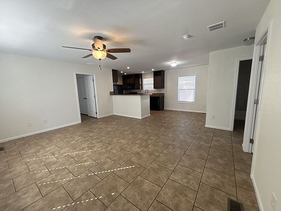 5th image of 1601 S Sandhill Rd Unit 8