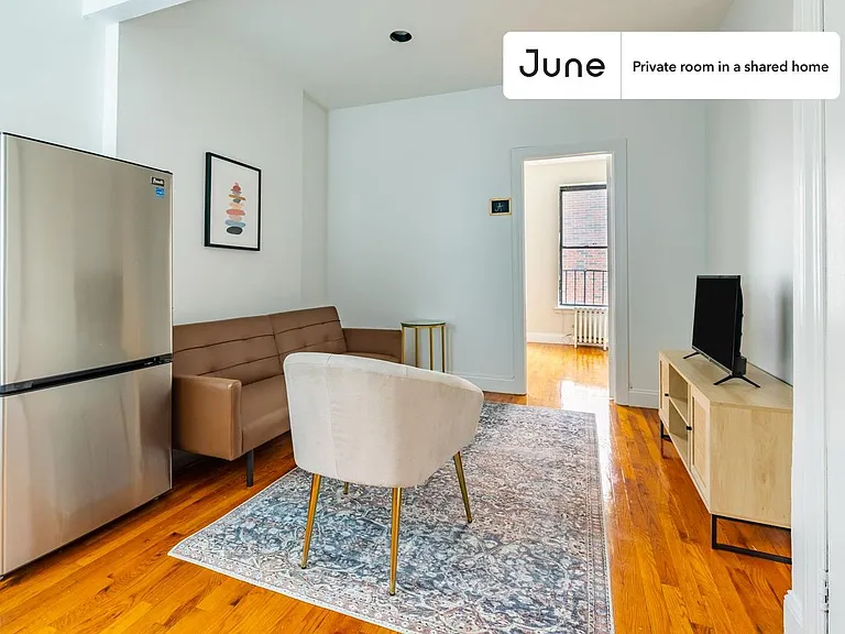611 E 11th St #B — Photo 11