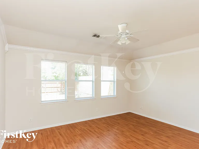 3213 Bloomfield Trl — Photo 8