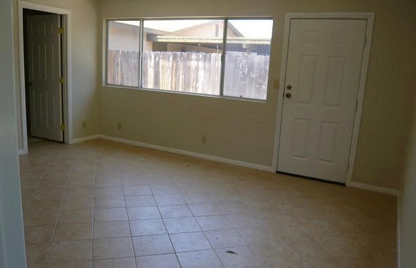 2nd image of 211 Avenida Marguarita