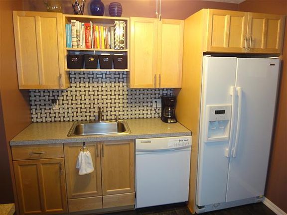 5th image of 8827 Sprague Cir