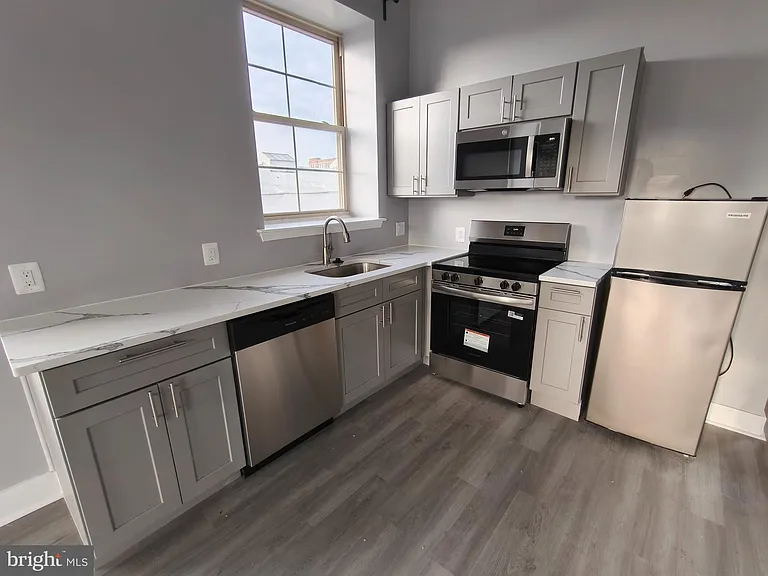 1020 Hamilton St #11 — Photo 17