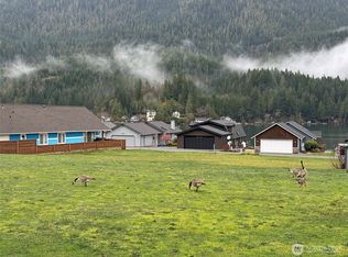 999 Maple Grove Rd, Pt Angeles, WA 98363