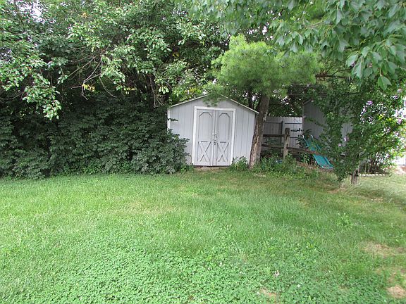 3rd image of 148 Hidden Hills Dr