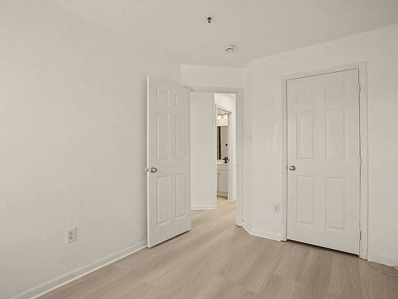 5th image of 14805 Strawberry Ln