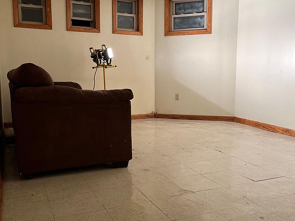 3rd image of 5440 N Christiana Ave #G1