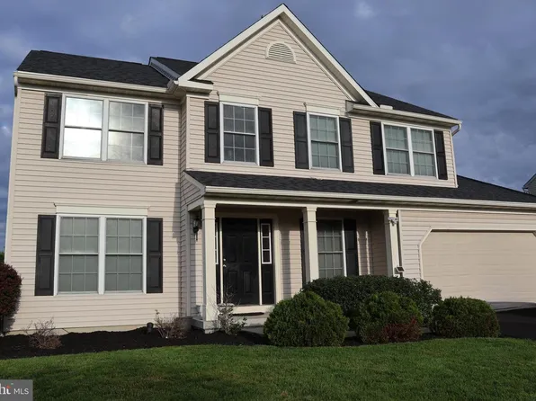 129 Pickwick Cir, Palmyra, PA 17078