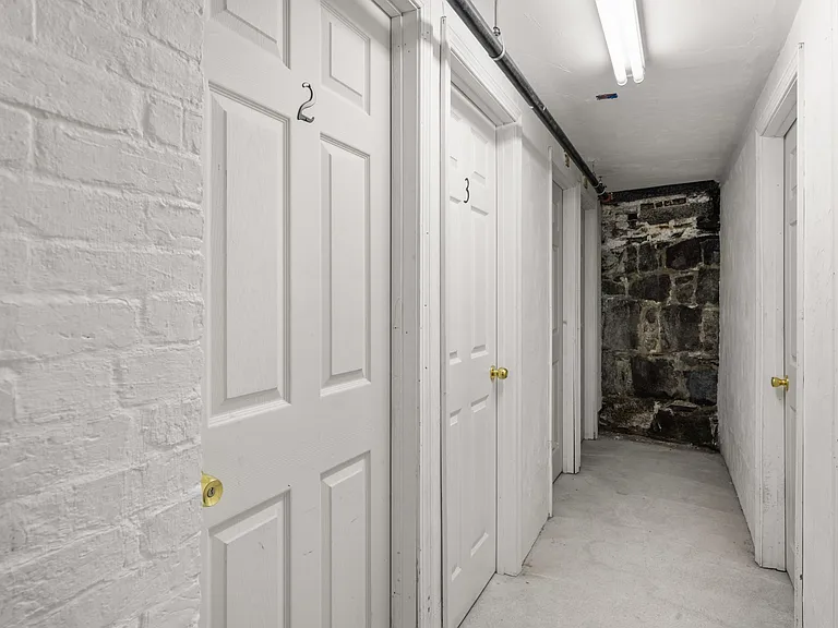 177 Endicott St #2 — Photo 23