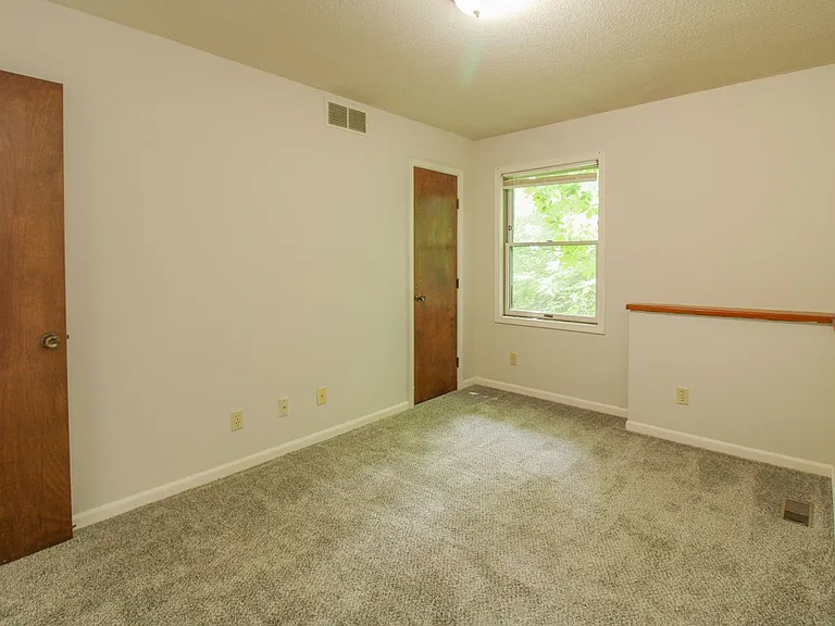 1812 Sunrise Dr — Photo 7