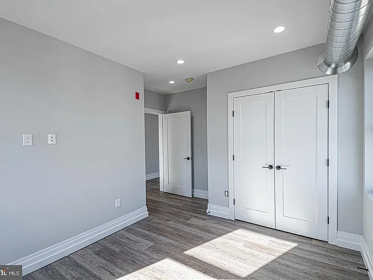 526 Brown St #304 — Photo 12