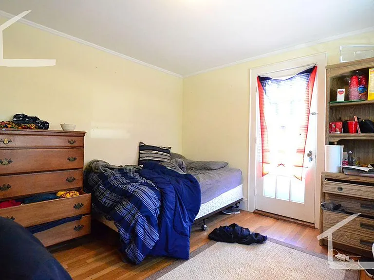 122 Lake St #122 — Photo 9