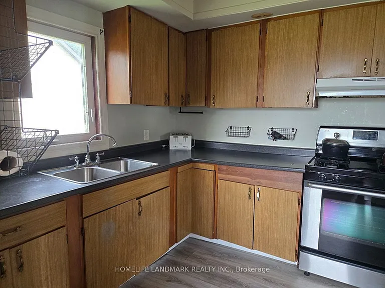 14 Elm Grove Ave — Photo 9