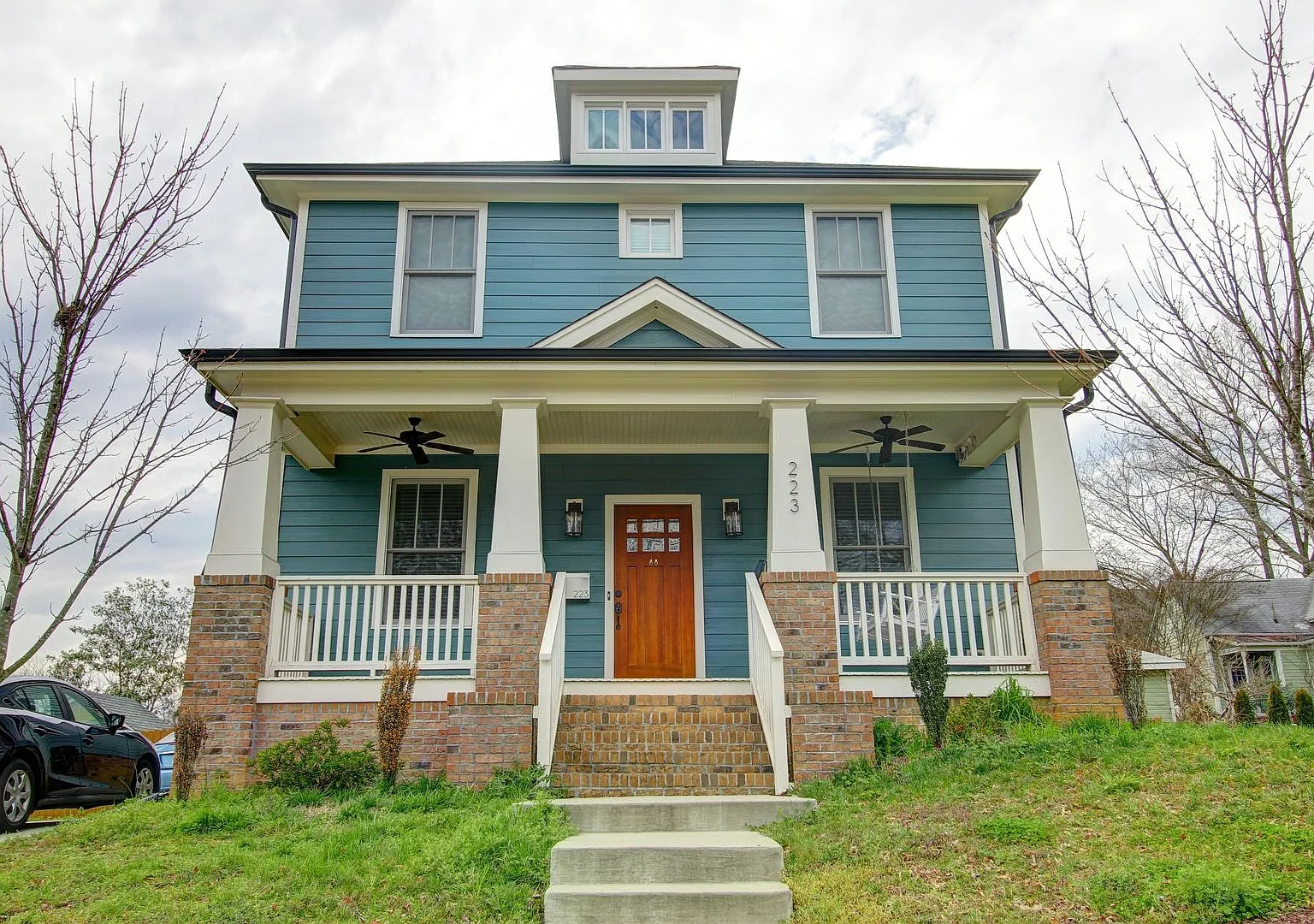 Price Reduced! Beautifully Spacious 3bd/2.5ba Home Just Minutes from Downtown Durham with Fenced-... — Photo 1